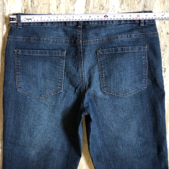 Vero Cropped Jeans by Veronique Cloutier - Picture 4 of 12